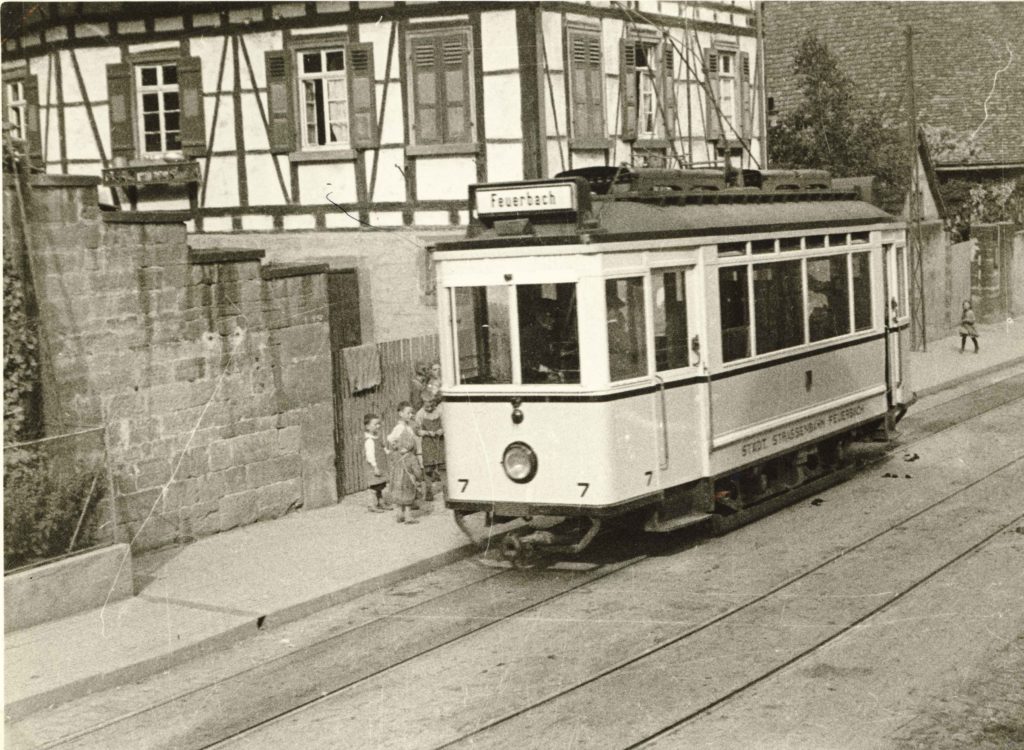 Kirchstraße um 1930 – Straßenbahn-Endhaltestelle