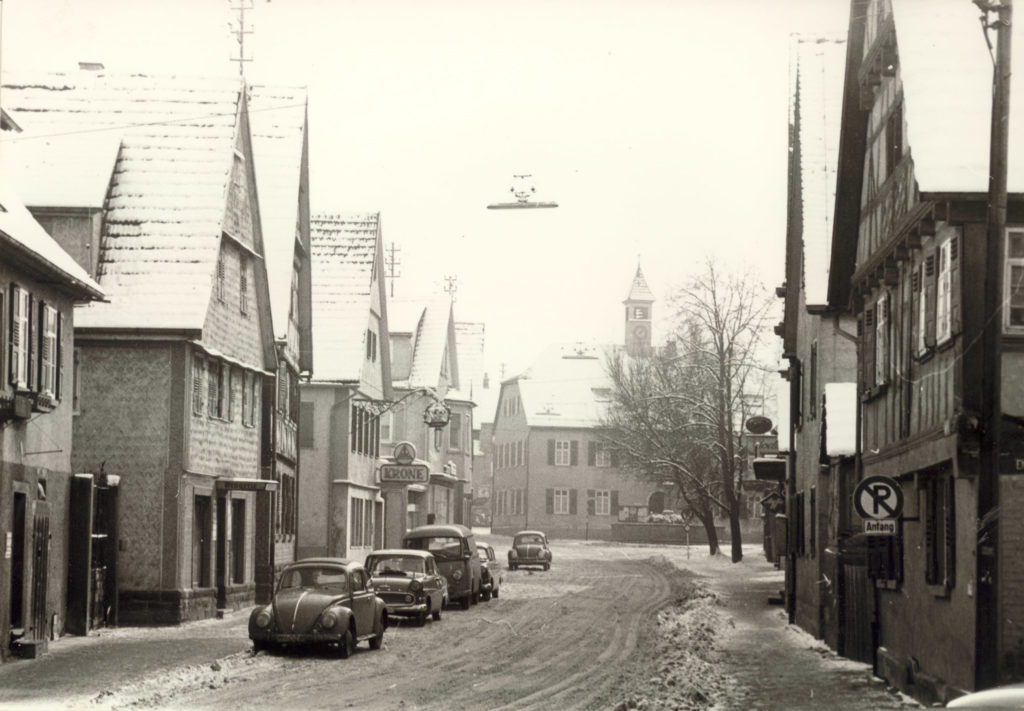 Untere Hauptstraße Blick zum alten Rathaus 1963