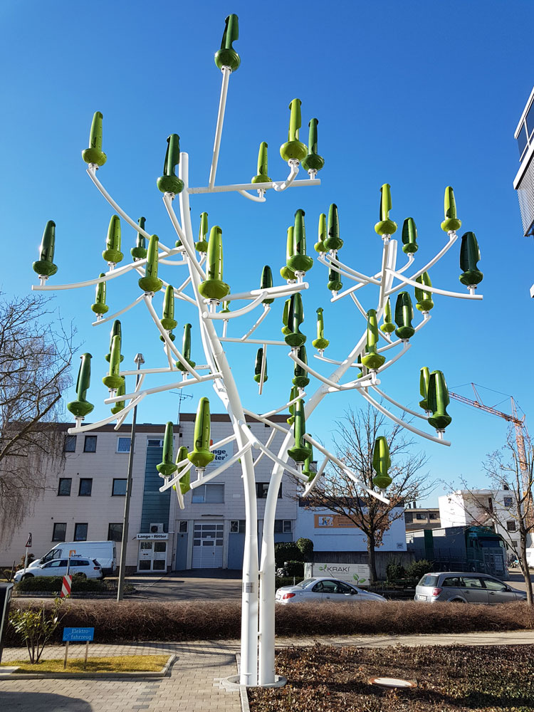 Windbaum vor Fa. Endress+Hauser